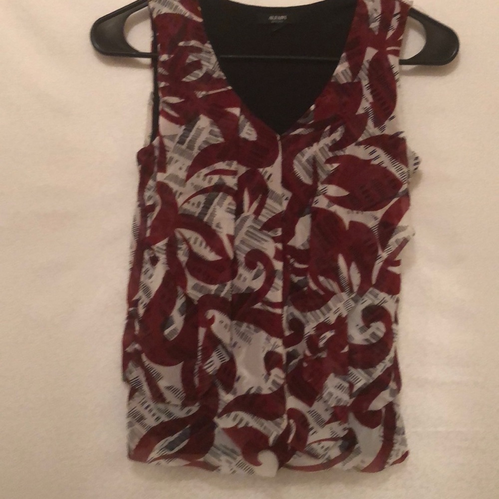 Frilly maroon and white sleeveless top